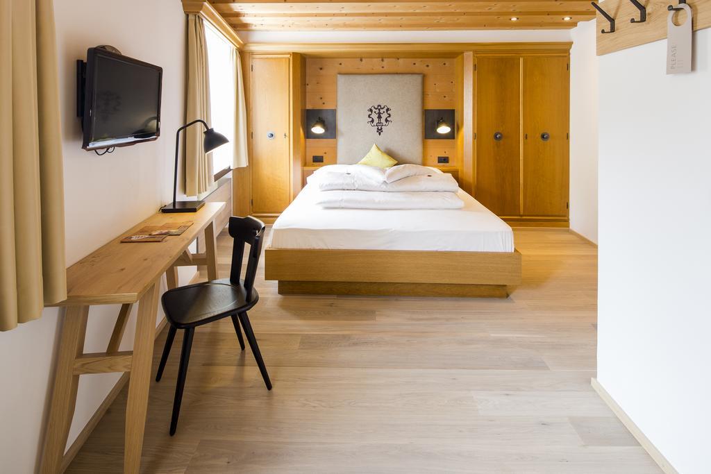 Hotel Der Mohrenwirt **** Burgeis Zewnętrze zdjęcie